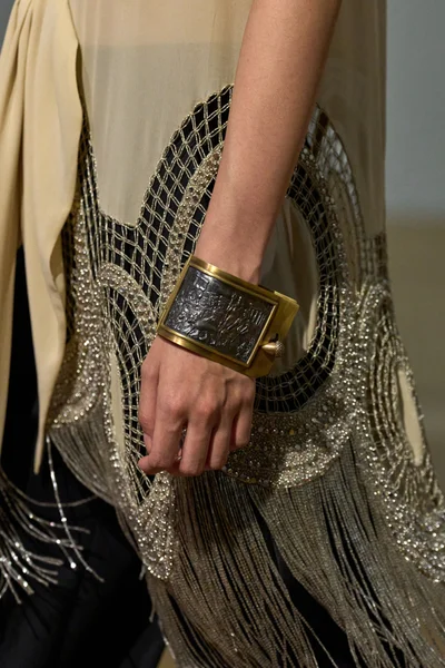 Look 76